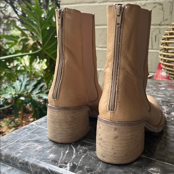 Free People Essential Chelsea Boots - Picture 6 of 6